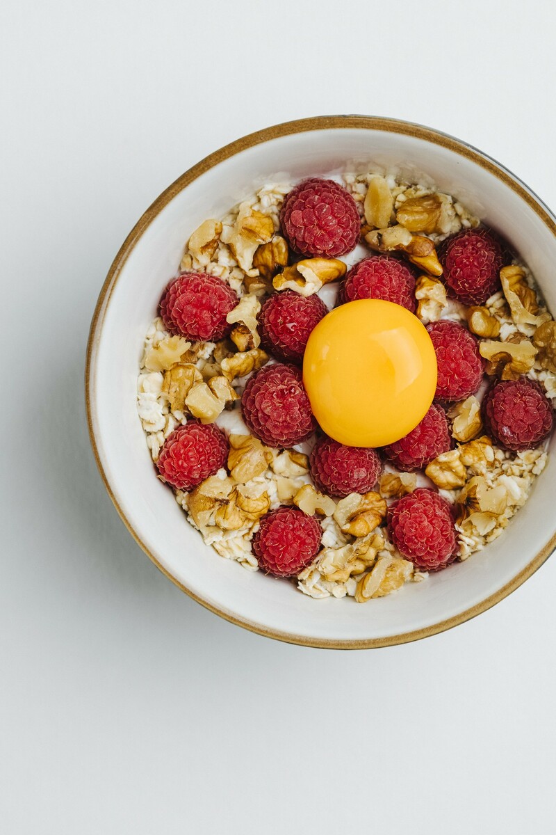 Muesli de framboises et noix grillées